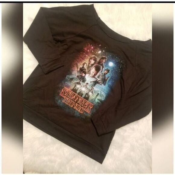 Stranger things netflix NWT off shoulder 2XL sweatshirt - Picture 1 of 4